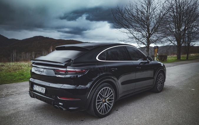 Porsche Cayenne cena 595000 przebieg: 54000, rok produkcji 2019 z Sanok małe 254